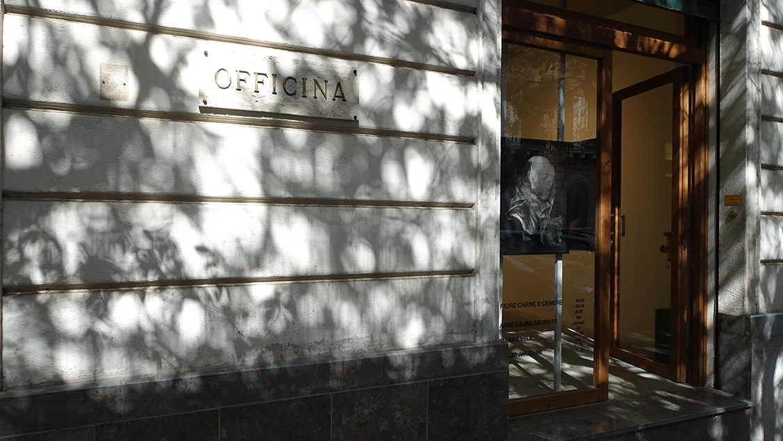 vetrina galeria 2